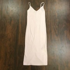 Light purple v-neck midi dress.